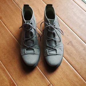 Women's Sorel Booties Size 9